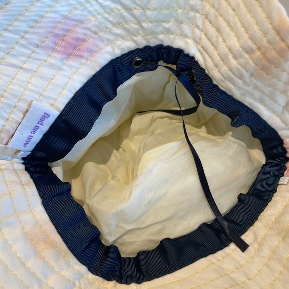 NWOT bucket hat - Picture 3 of 4
